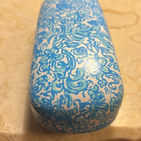 Lilly Pulitzer Blue and White Eyeglass Case - Picture 3 of 3